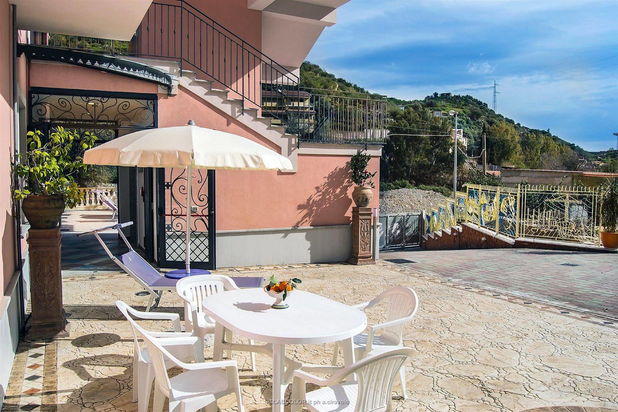 Residence Villa Mare Taormina Letojanni Exterior photo